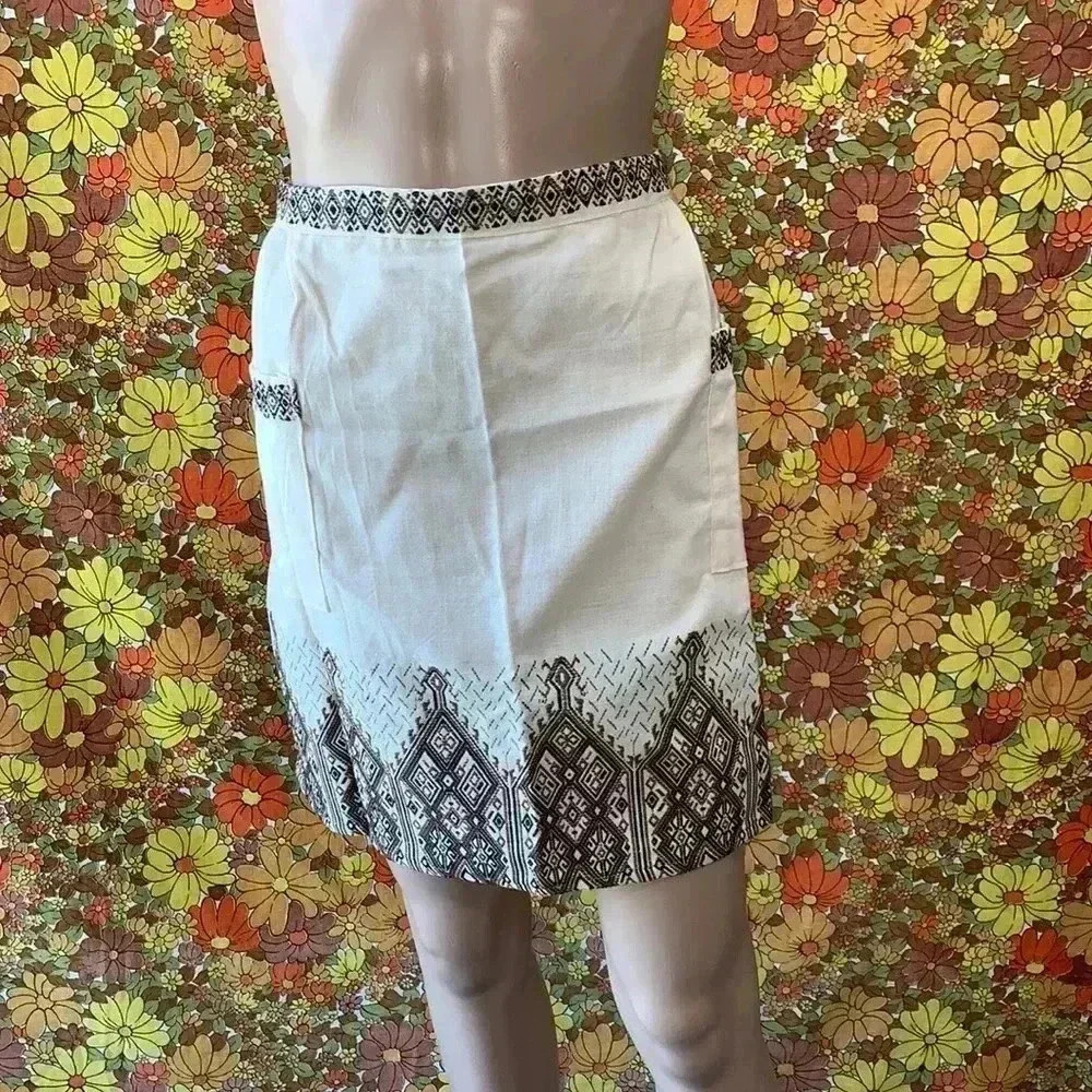 NOS Guatemalan hand embroidered half apron